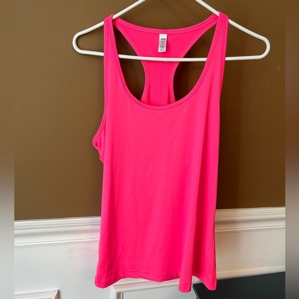 GAP Women’s Pink Razorback Tank Top Size M Barbiecore Athleisure Activewear